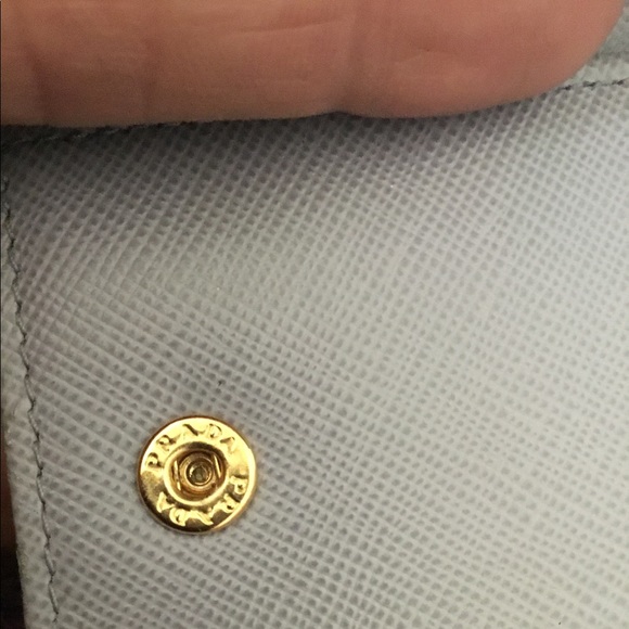 Authentic Prada Saffiano Ribbone Motif  Leather 5 Key Holder - Picture 6 of 13